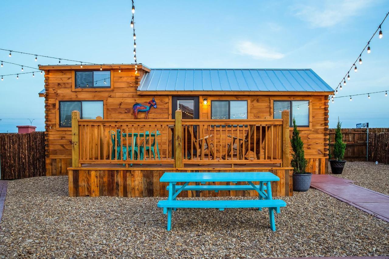 The Big Texan - Cabins And Wagons Amarillo Bagian luar foto