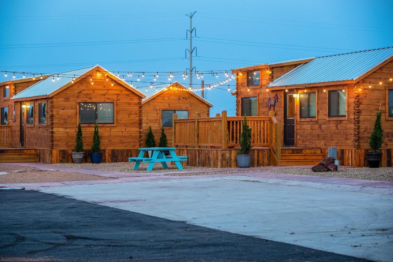 The Big Texan - Cabins And Wagons Amarillo Bagian luar foto